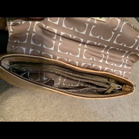 Purses & Wallets - Picture 4 of 8